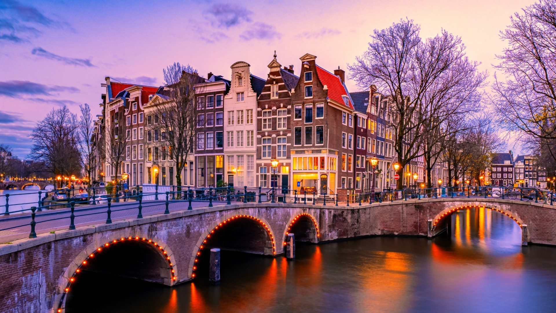 Amsterdam Travel Guide
